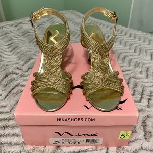 *EUC* Nina Ankle Strap Platino Gold